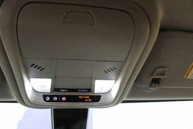 Used 2022 GMC Terrain SLE image 19