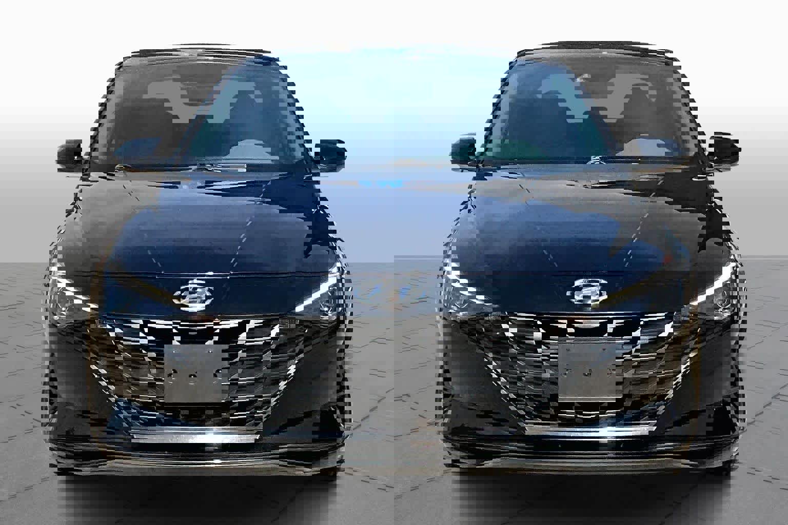 Used 2023 Hyundai Elantra SEL w/ Preferred Accessory Package image 4