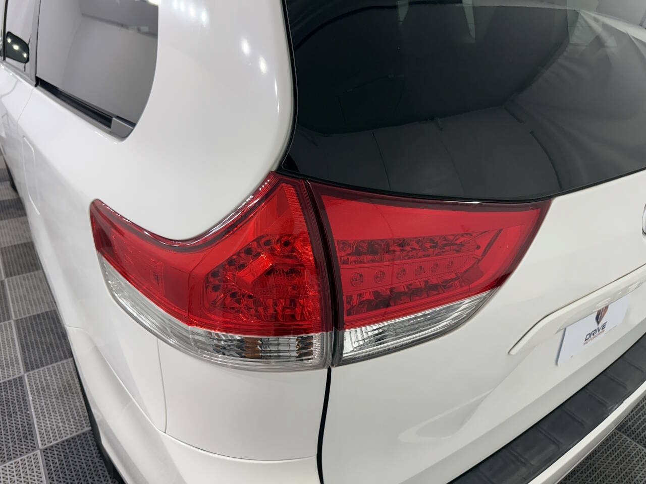 Used 2011 Toyota Sienna XLE FWD image 33