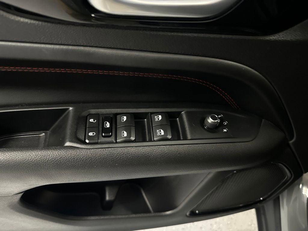 Used 2022 Jeep Compass Trailhawk w/ Trailhawk Convenience Group AWD/4WD image 9