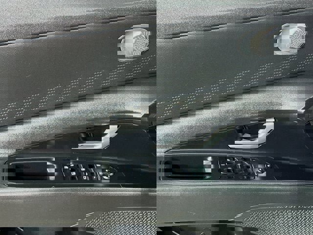 Used 2021 Hyundai Elantra SE image 15