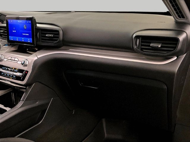 Used 2023 Ford Explorer XLT AWD/4WD image 15
