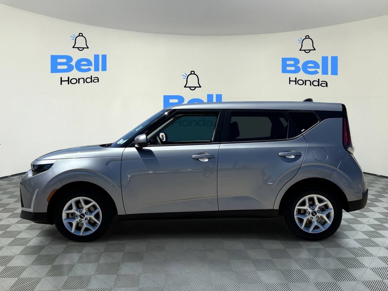 Used 2025 Kia Soul LX w/ LX Technology Package FWD video 2