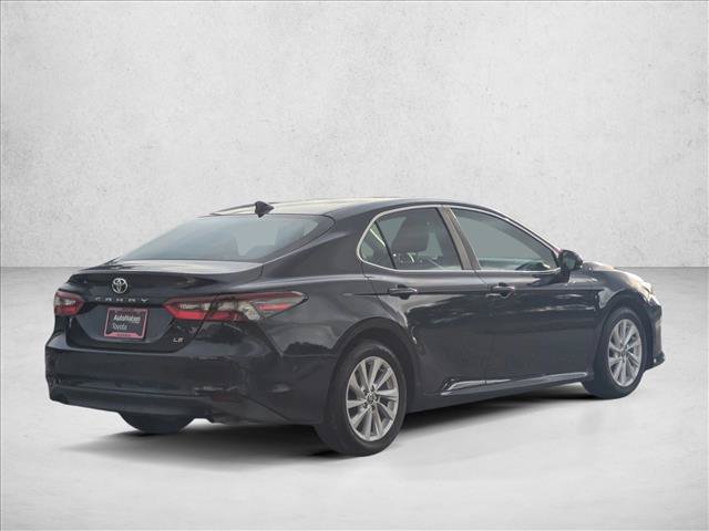 Used 2021 Toyota Camry LE FWD image 5