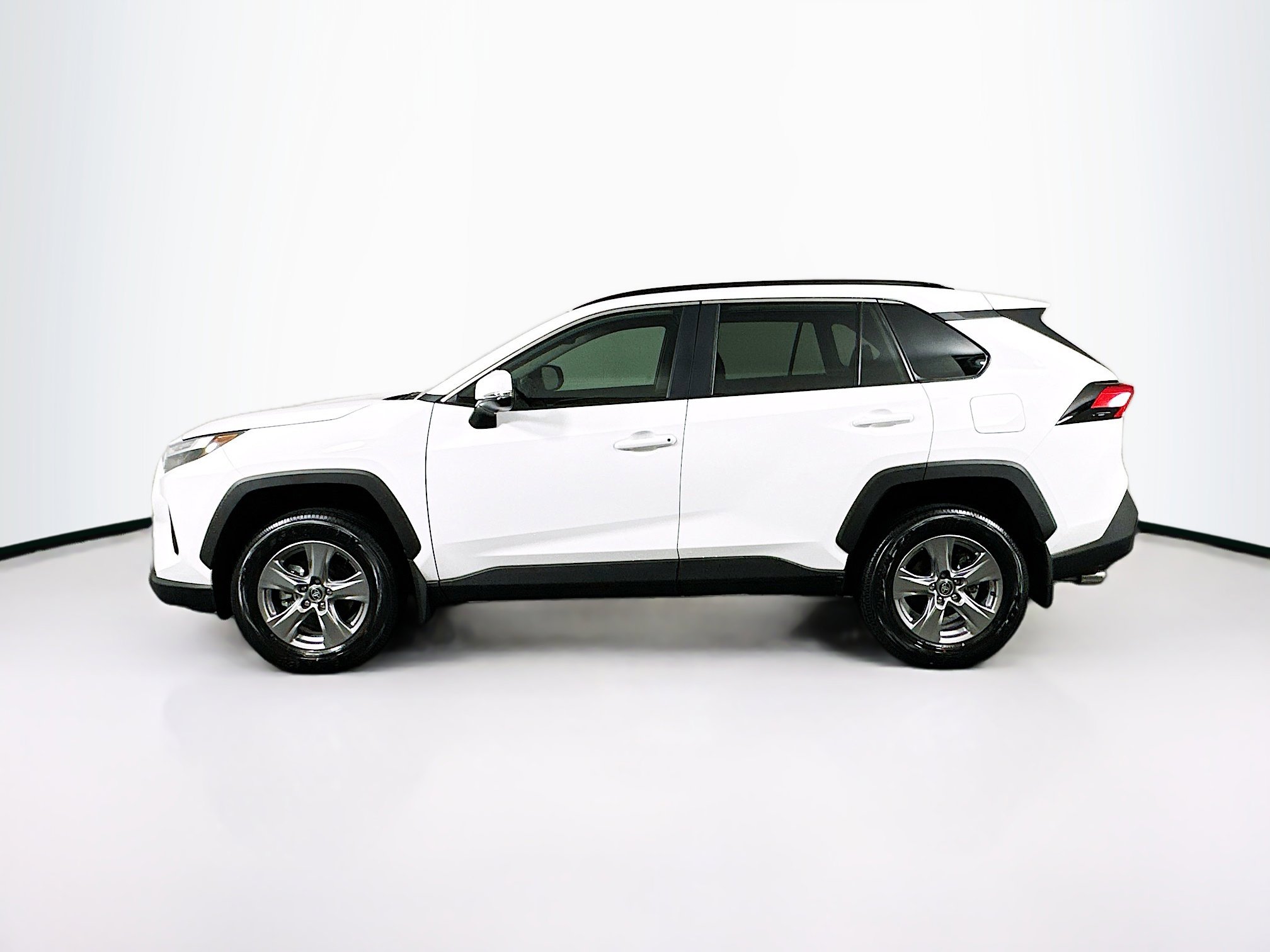 Used 2025 Toyota RAV4 XLE w/ Convenience Package image 4