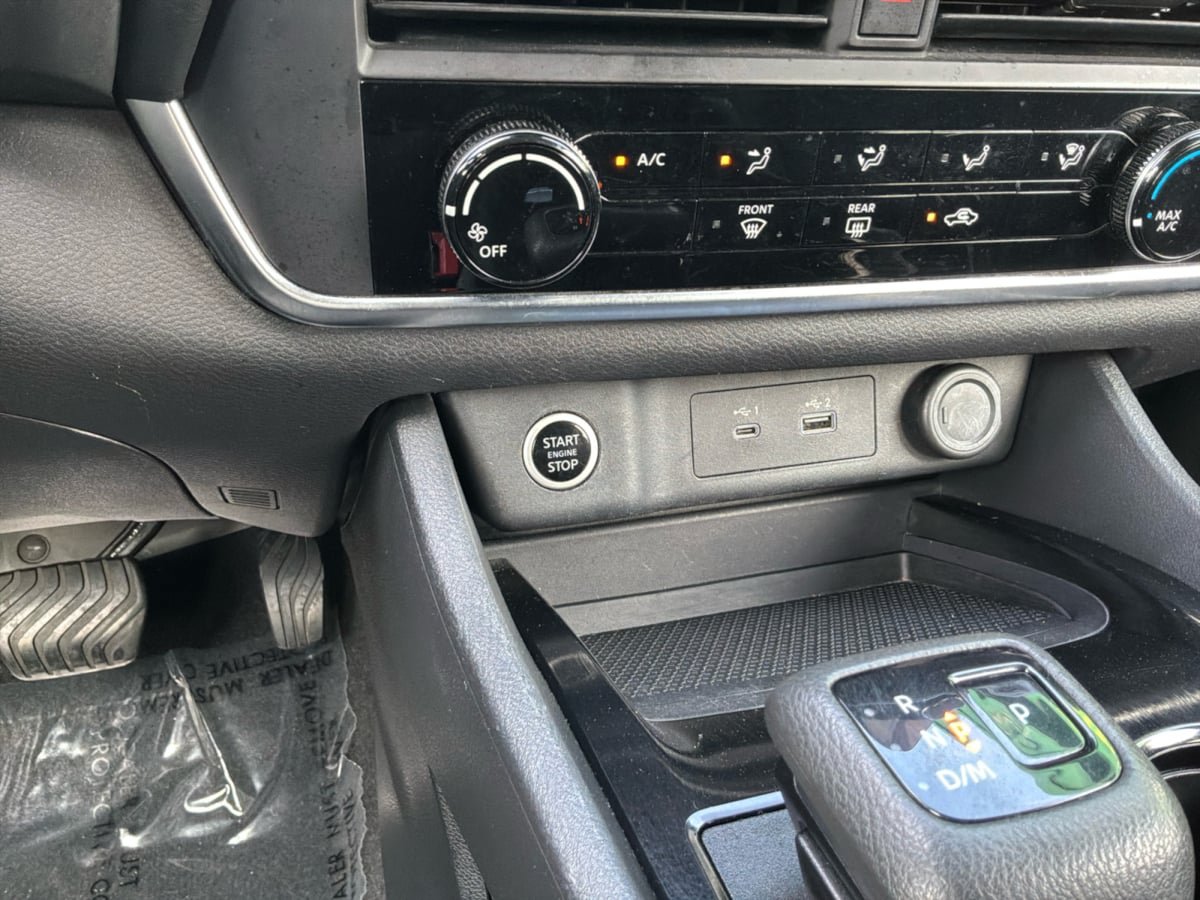 Used 2023 Nissan Rogue S FWD image 17