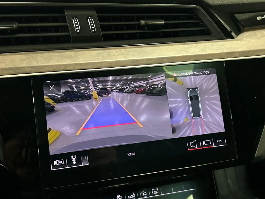 Used 2019 Audi e-tron Premium Plus image 17