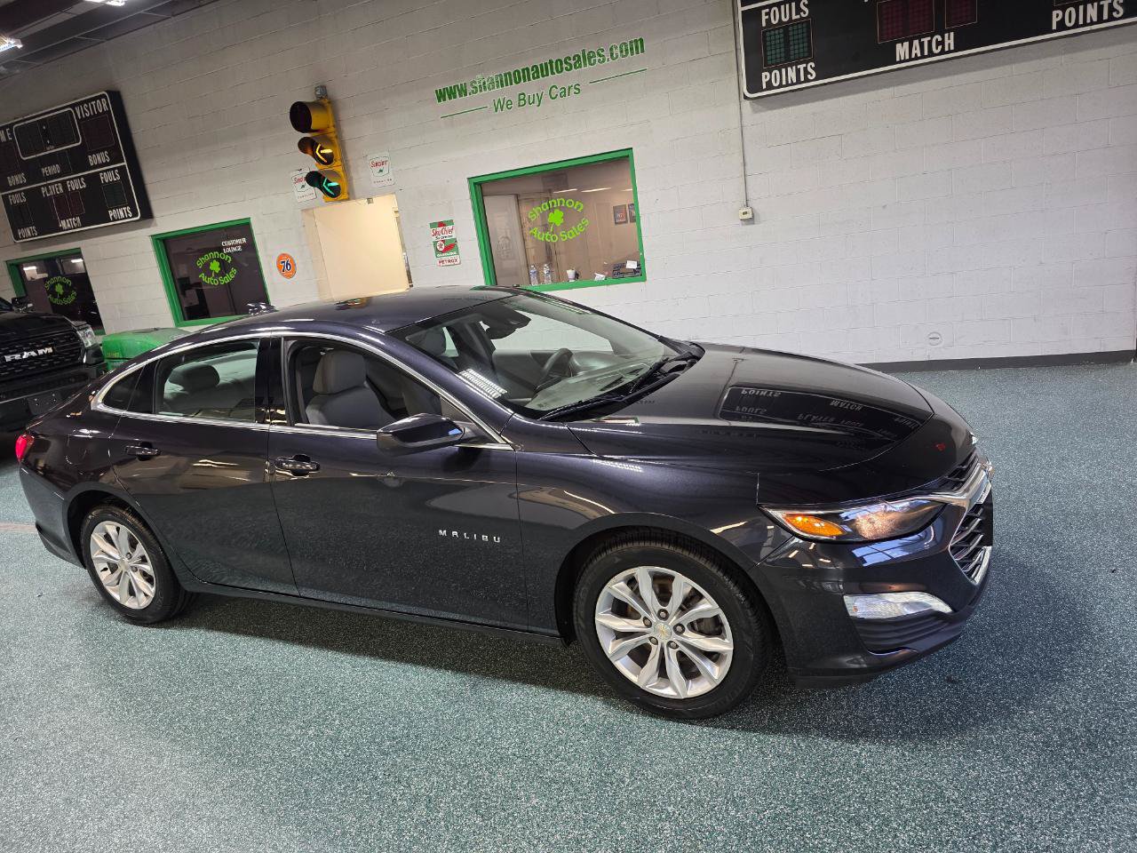 Used 2022 Chevrolet Malibu LT FWD image 4