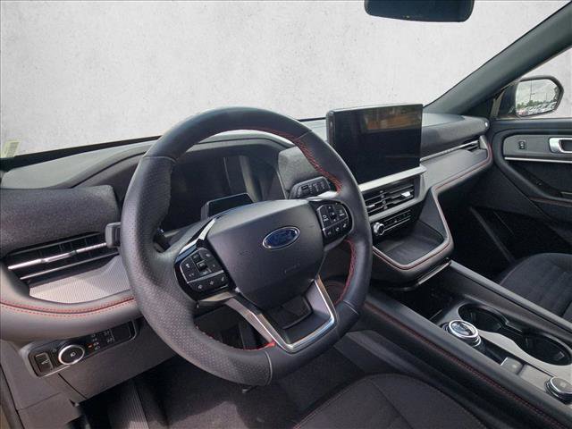 Used 2025 Ford Explorer ST-Line w/ ST-Line Street Pack AWD/4WD image 9