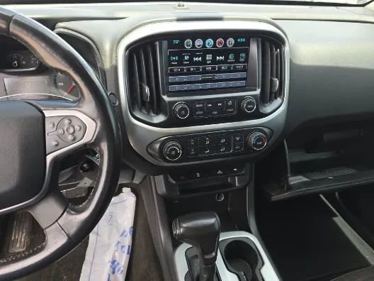 Used 2017 Chevrolet Colorado LT image 9