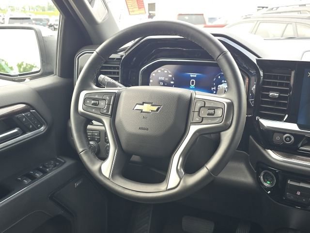 Used 2025 Chevrolet Silverado 1500 LTZ AWD/4WD image 40