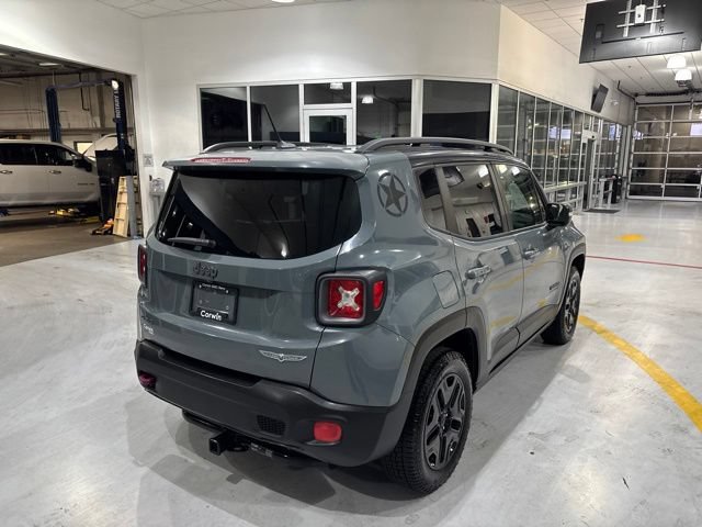 Used 2017 Jeep Renegade Trailhawk AWD/4WD image 9