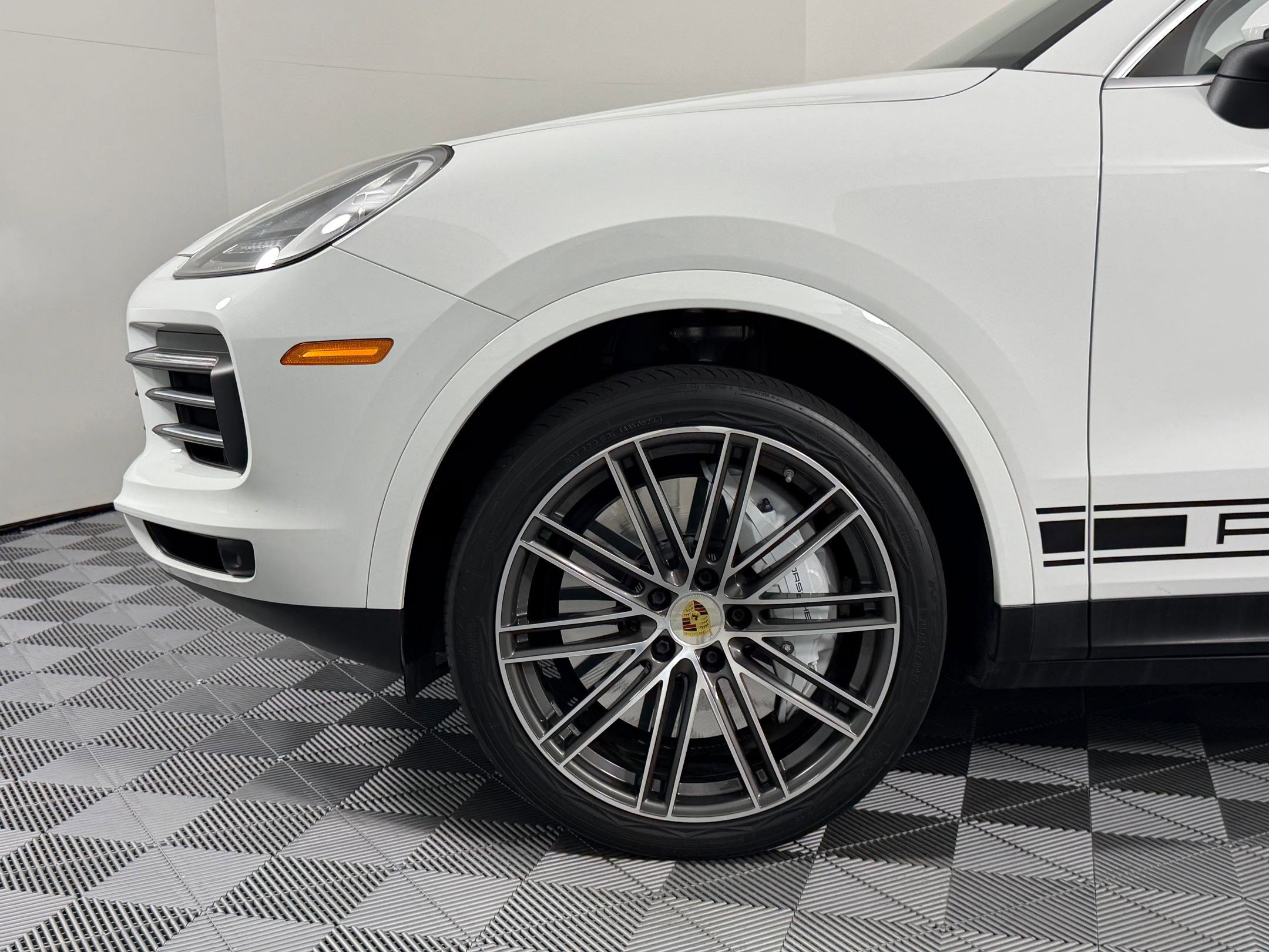 Used 2022 Porsche Cayenne image 12