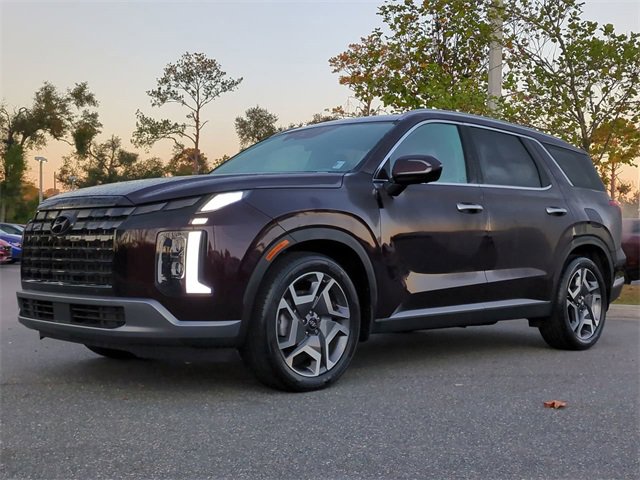 Used 2023 Hyundai Palisade SEL w/ Premium Package image 2