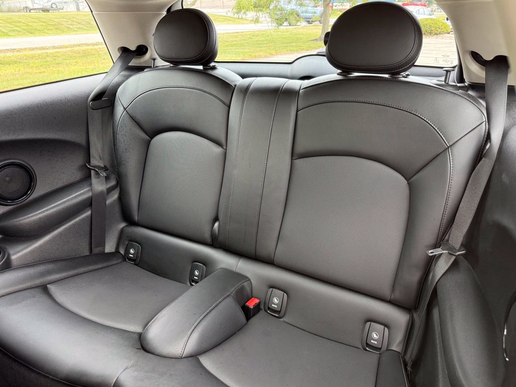 Used 2018 MINI Cooper 2-Door Hardtop FWD image 12