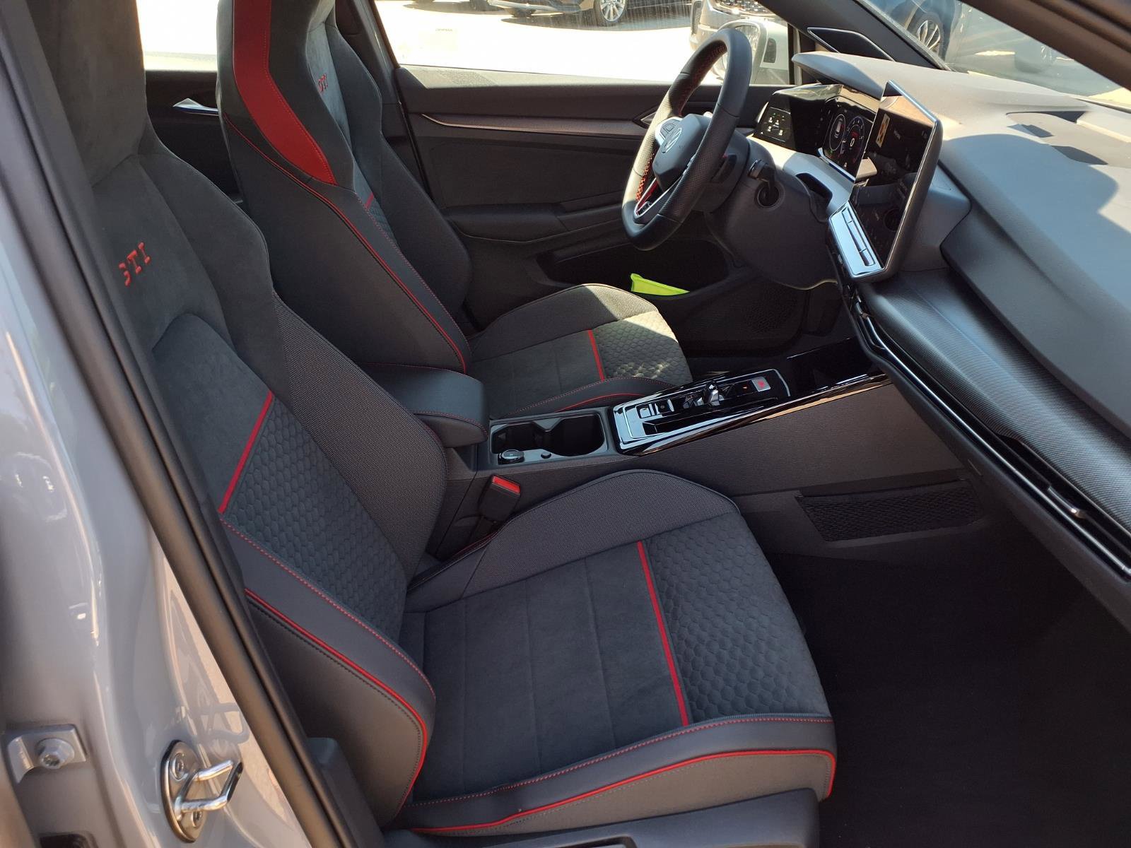 New 2026 Volkswagen GTI SE FWD image 23