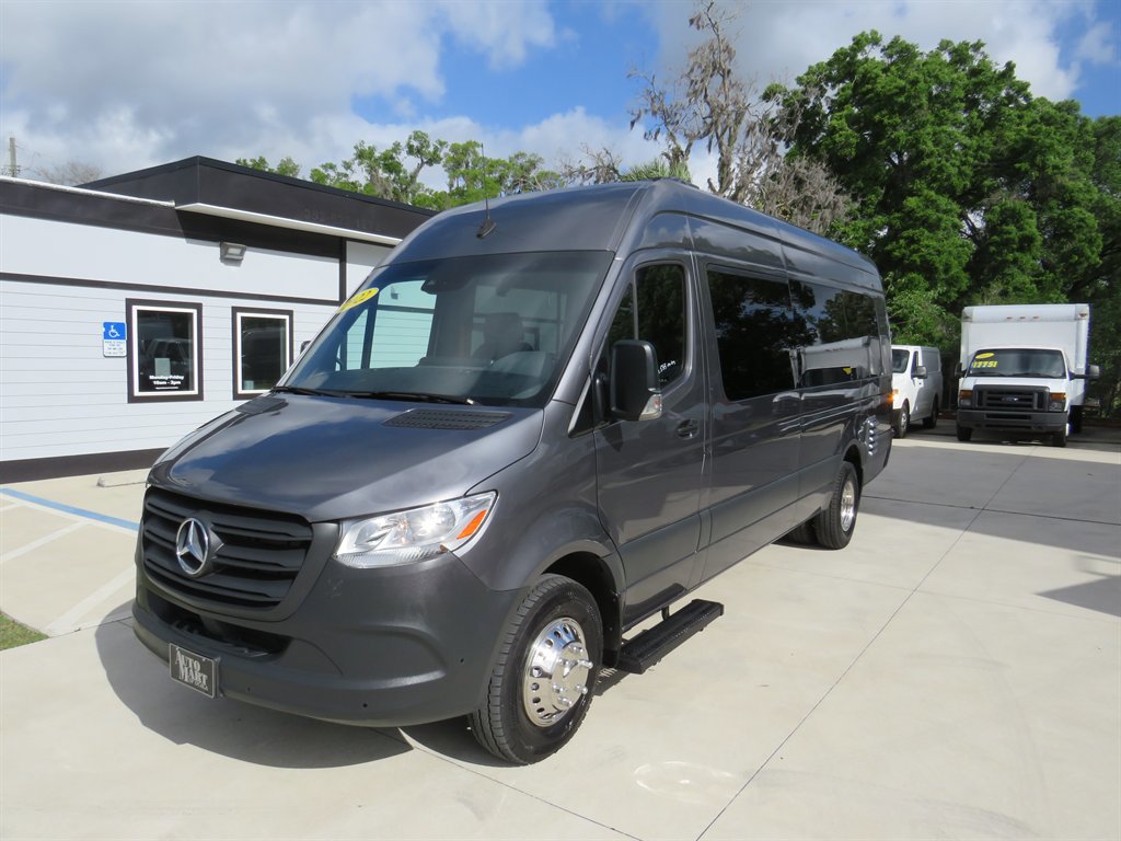 Used 2022 Mercedes-Benz Sprinter 4500 image 3