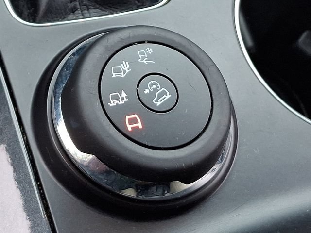 Used 2019 Ford Explorer XLT w/ Equipment Group 202A AWD/4WD image 17