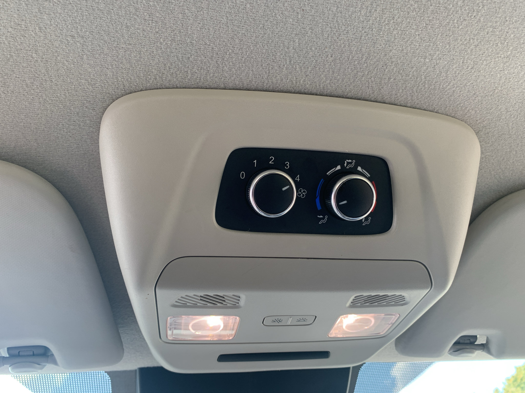 Used 2023 Ford Transit 350 XLT RWD image 25