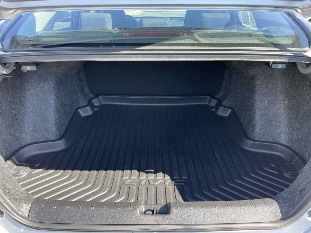 Used 2018 Honda Civic EX-T image 9