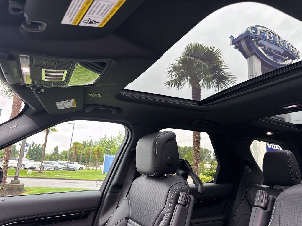 New 2026 Land Rover Discovery S AWD/4WD image 14