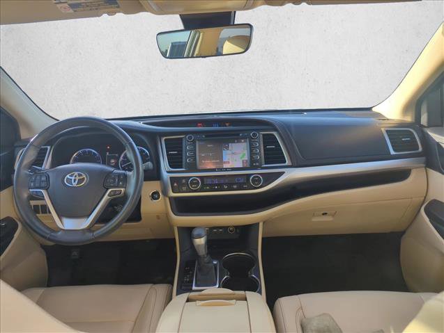 Used 2019 Toyota Highlander XLE FWD image 26