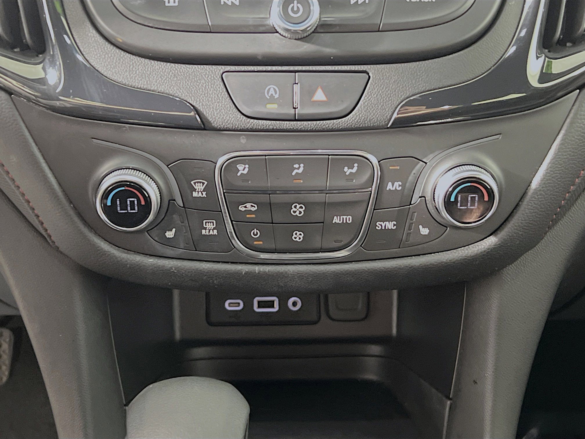 Used 2023 Chevrolet Equinox RS w/ RS Leather Package FWD image 26