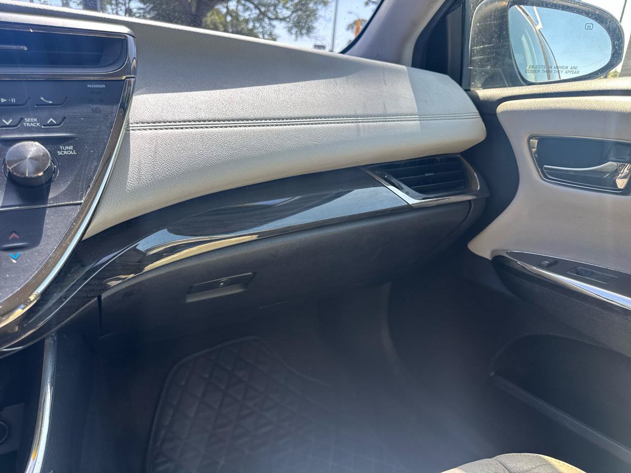 Used 2015 Toyota Avalon XLE FWD image 18