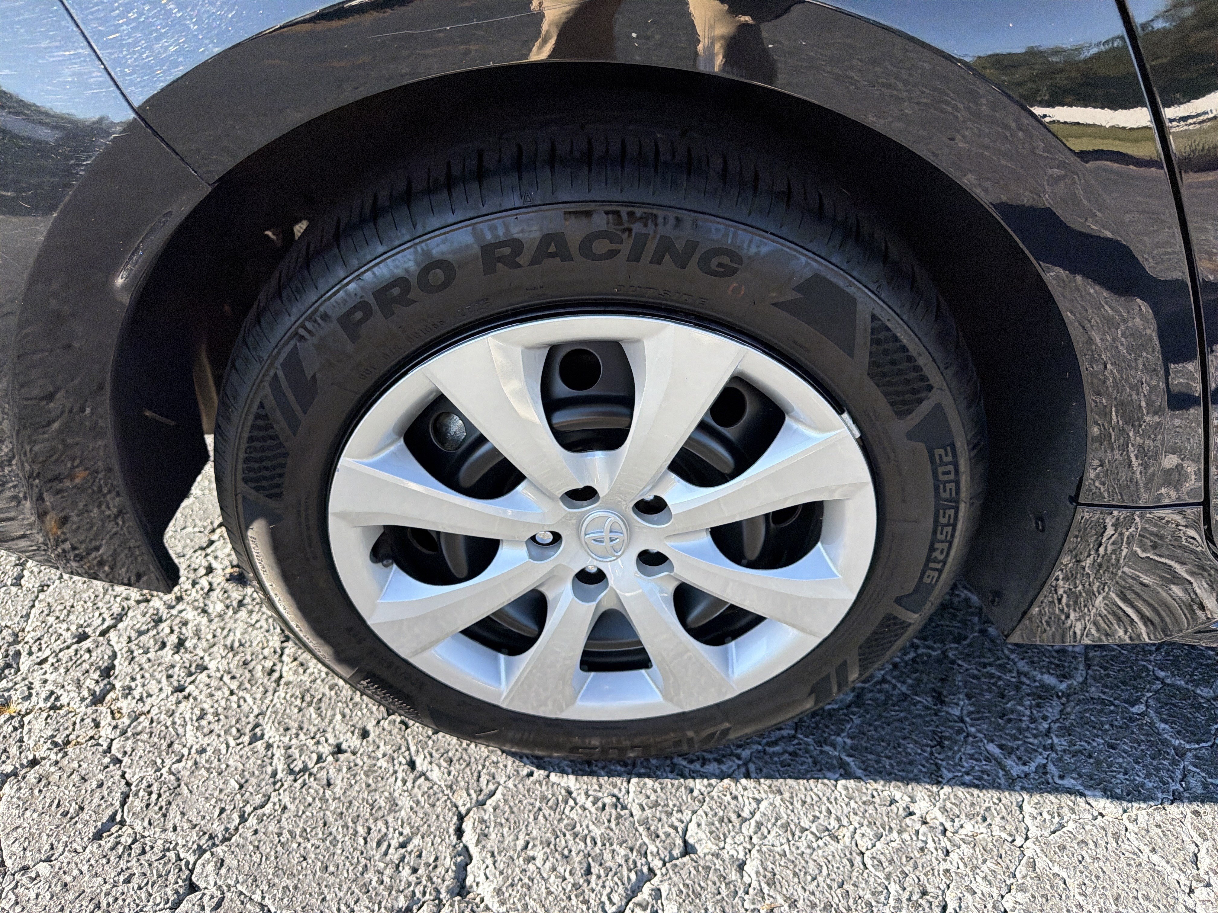Used 2024 Toyota Corolla LE FWD image 26