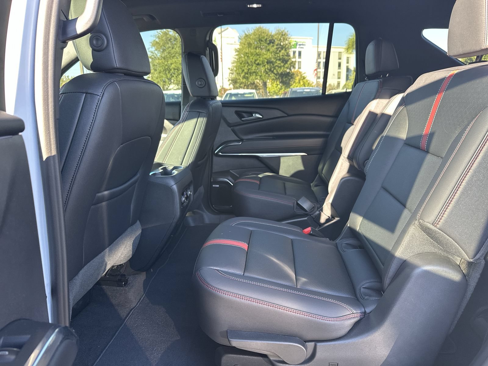 Used 2026 Chevrolet Traverse RS FWD image 31