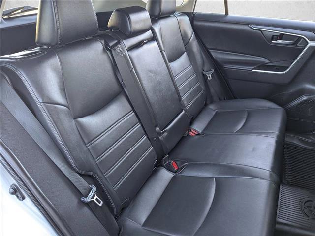 Used 2022 Toyota RAV4 XLE Premium image 21