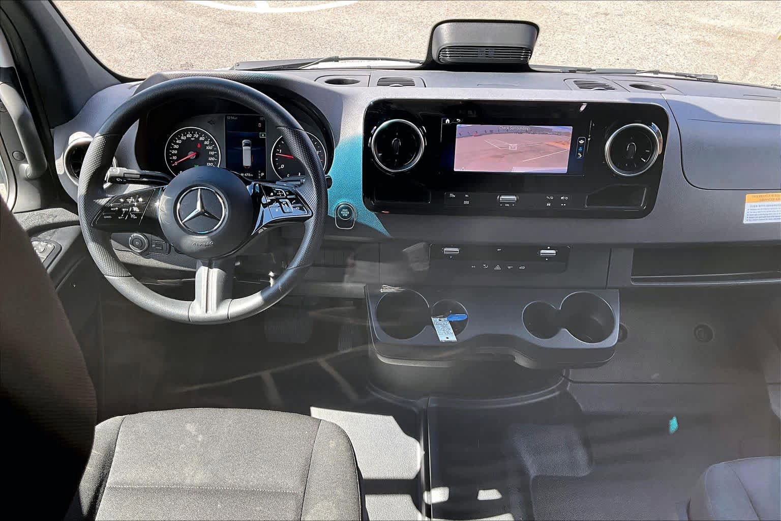 Used 2025 Mercedes-Benz Sprinter 2500 image 6