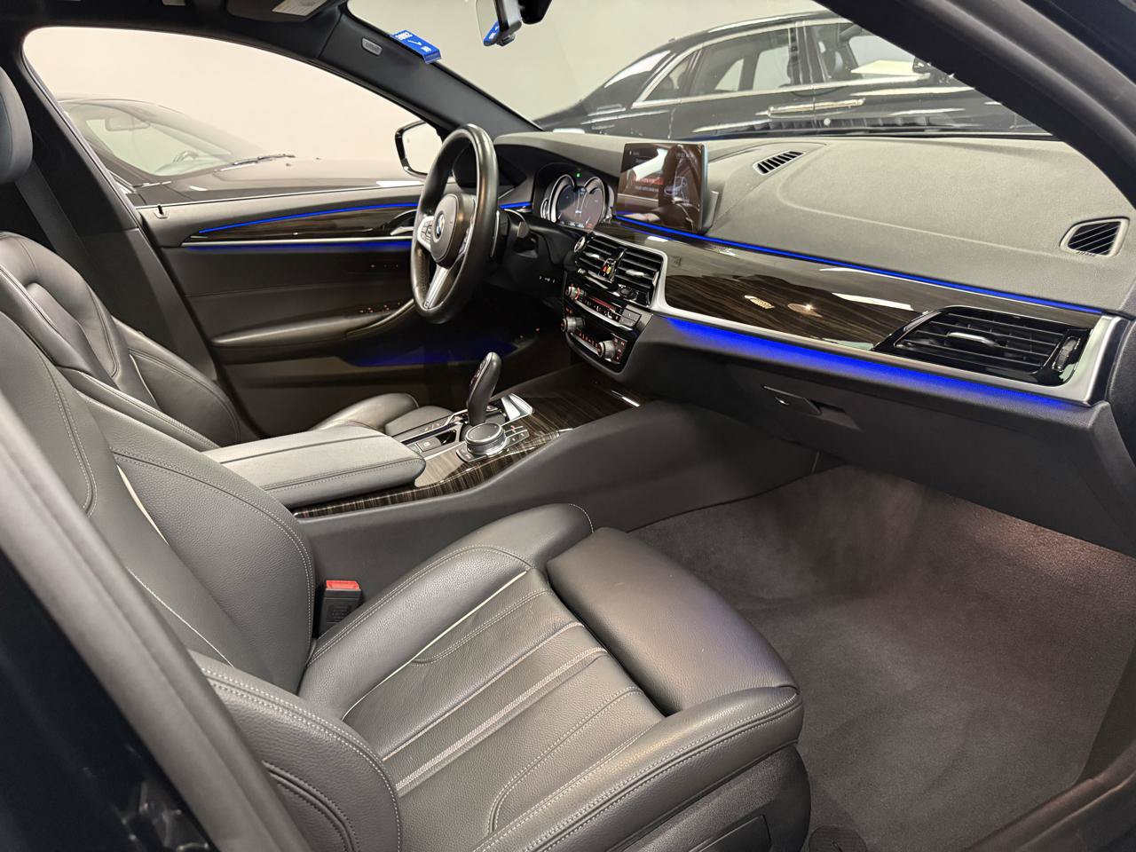 Used 2019 BMW 530e RWD image 23
