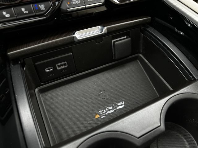 Used 2022 GMC Yukon Denali AWD/4WD image 23