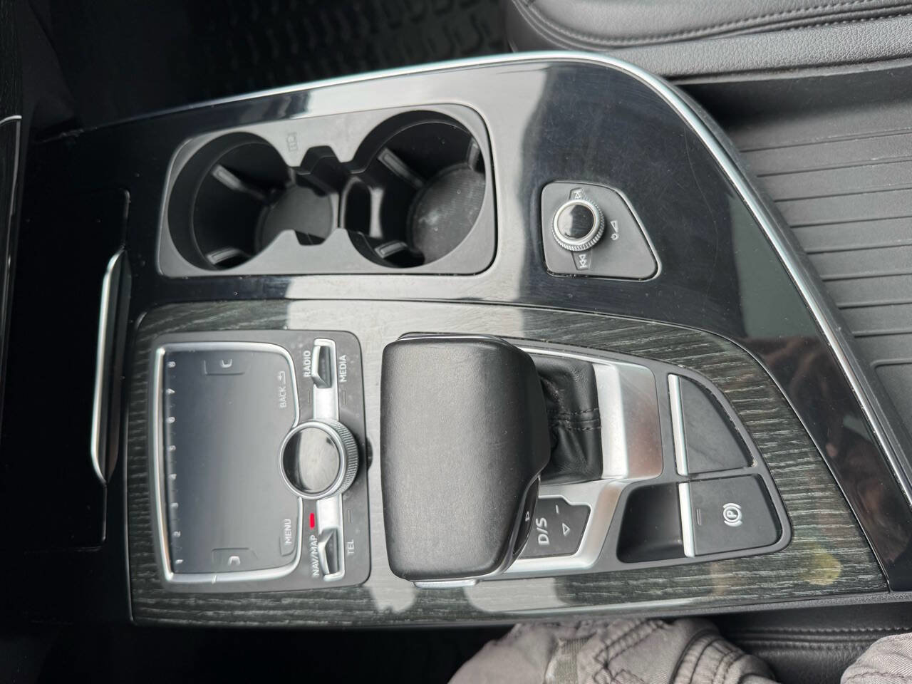 Used 2017 Audi Q7 3.0T Premium Plus w/ Premium Plus Package image 13