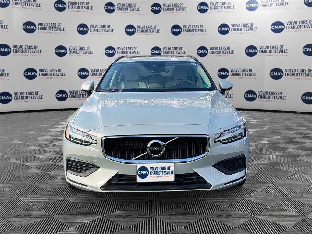 Used 2020 Volvo V60 T5 Momentum image 8
