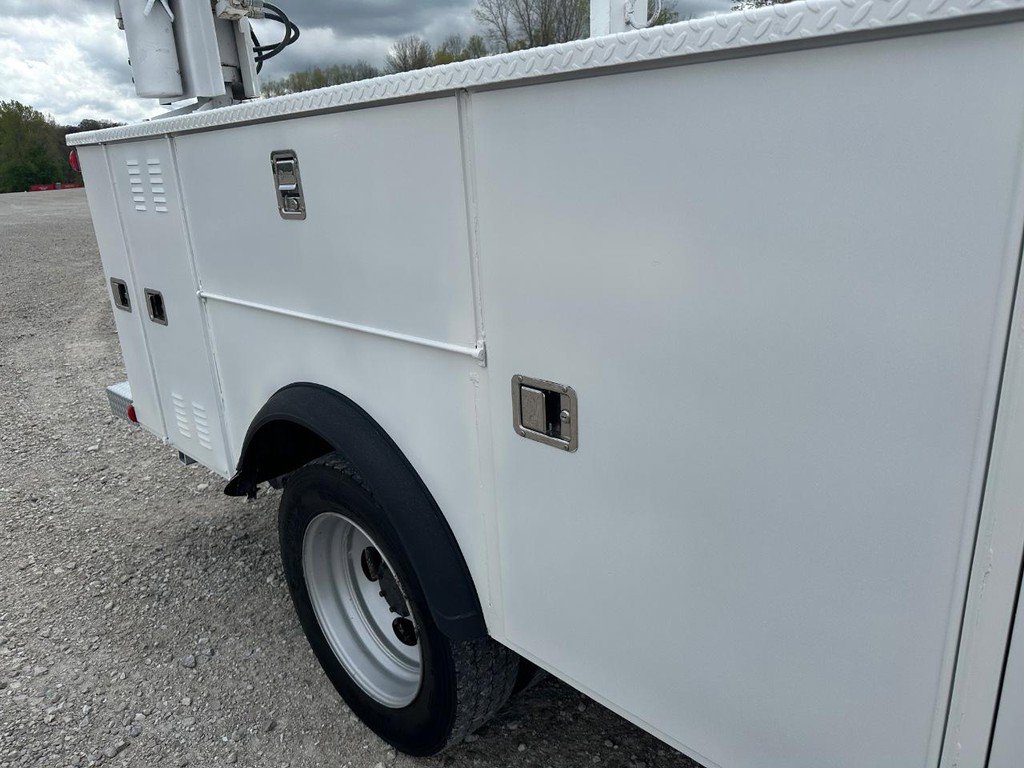 Used 2015 Ford F550 4x4 Crew Cab Super Duty image 17