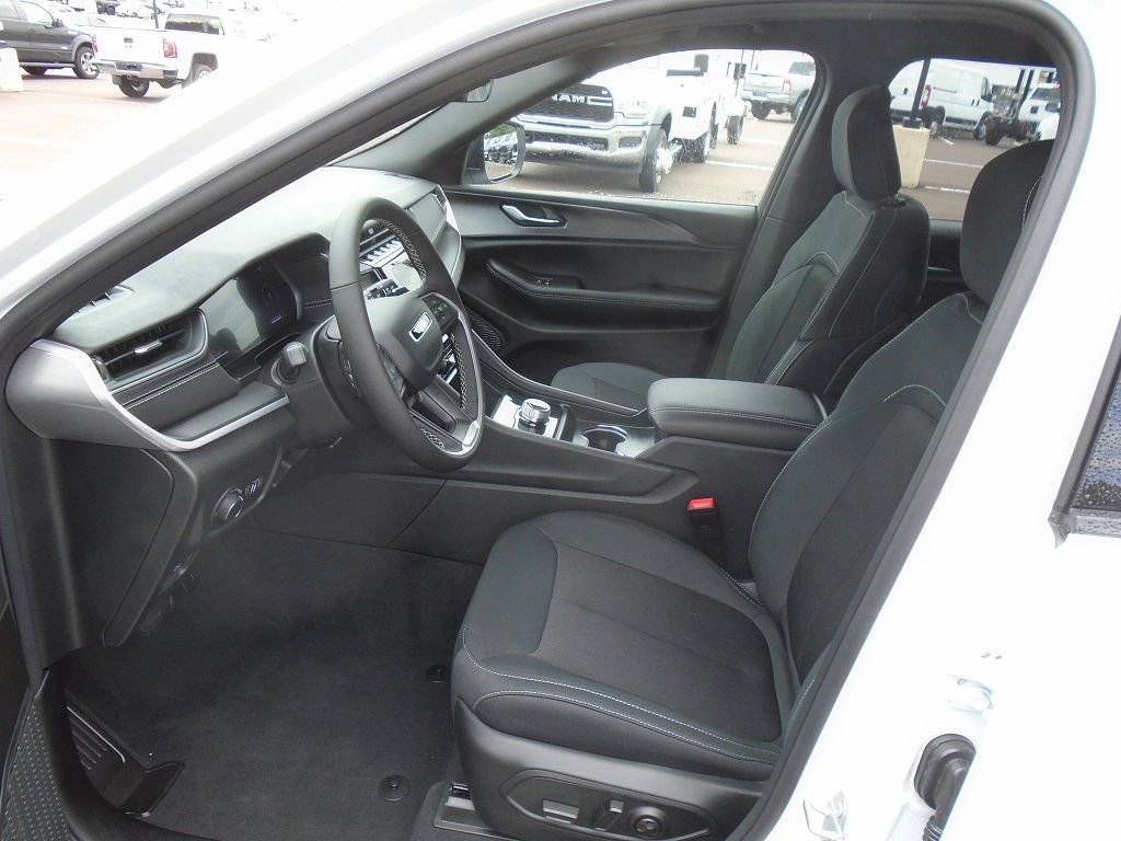New 2025 Jeep Grand Cherokee L Laredo w/ Luxury Tech Group I AWD/4WD image 8