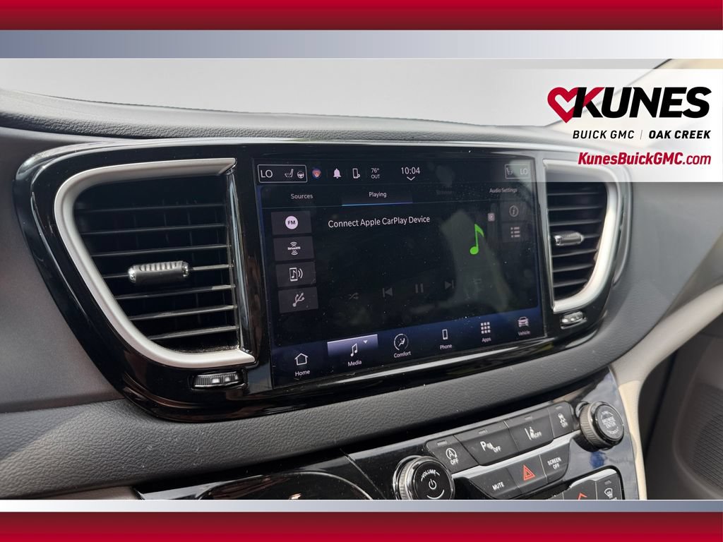 Used 2023 Chrysler Pacifica Touring-L FWD image 26