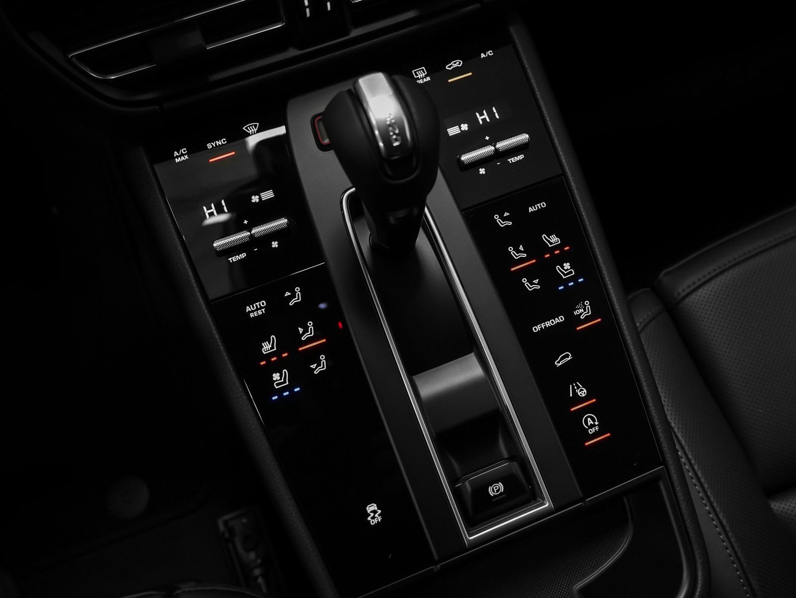 Certified 2026 Porsche Macan AWD/4WD image 40