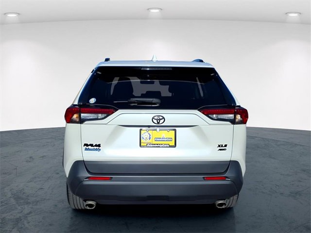 Used 2022 Toyota RAV4 XLE Premium image 25