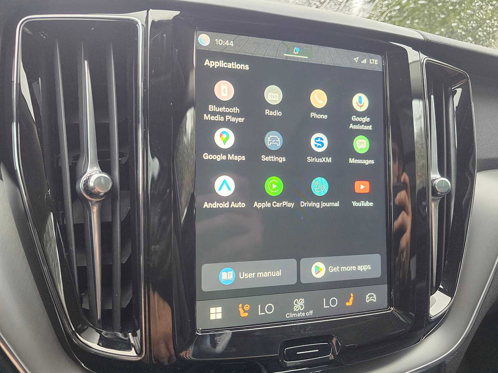 Certified 2025 Volvo XC60 B5 Core w/ Protection Package Premier image 31