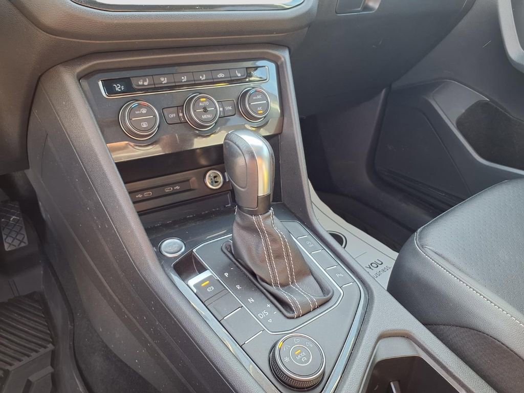 Used 2021 Volkswagen Tiguan SEL AWD/4WD image 18