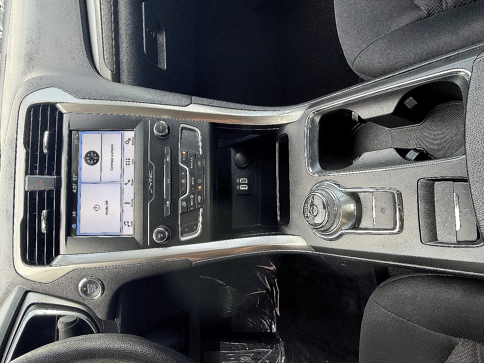 Used 2019 Ford Fusion SE FWD image 18