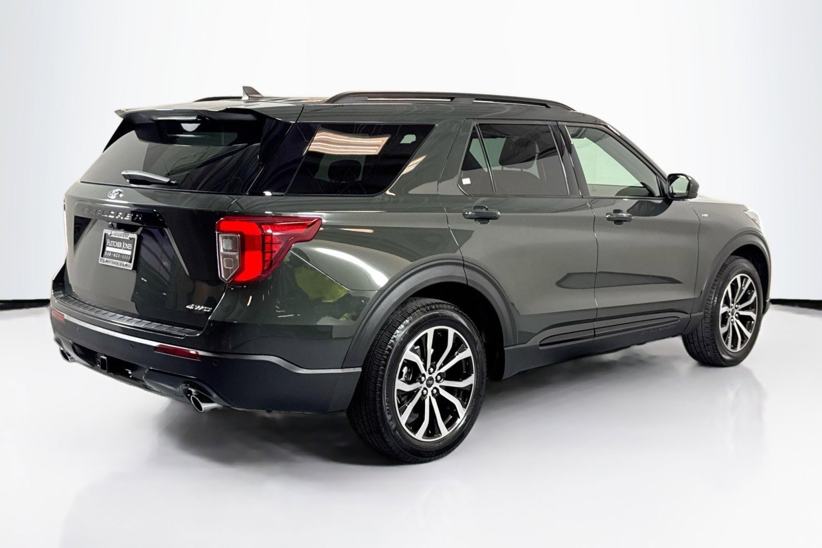 Used 2022 Ford Explorer ST-Line w/ Class IV Trailer Tow Package image 5