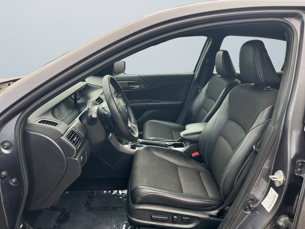 Used 2016 Honda Accord Sport image 9