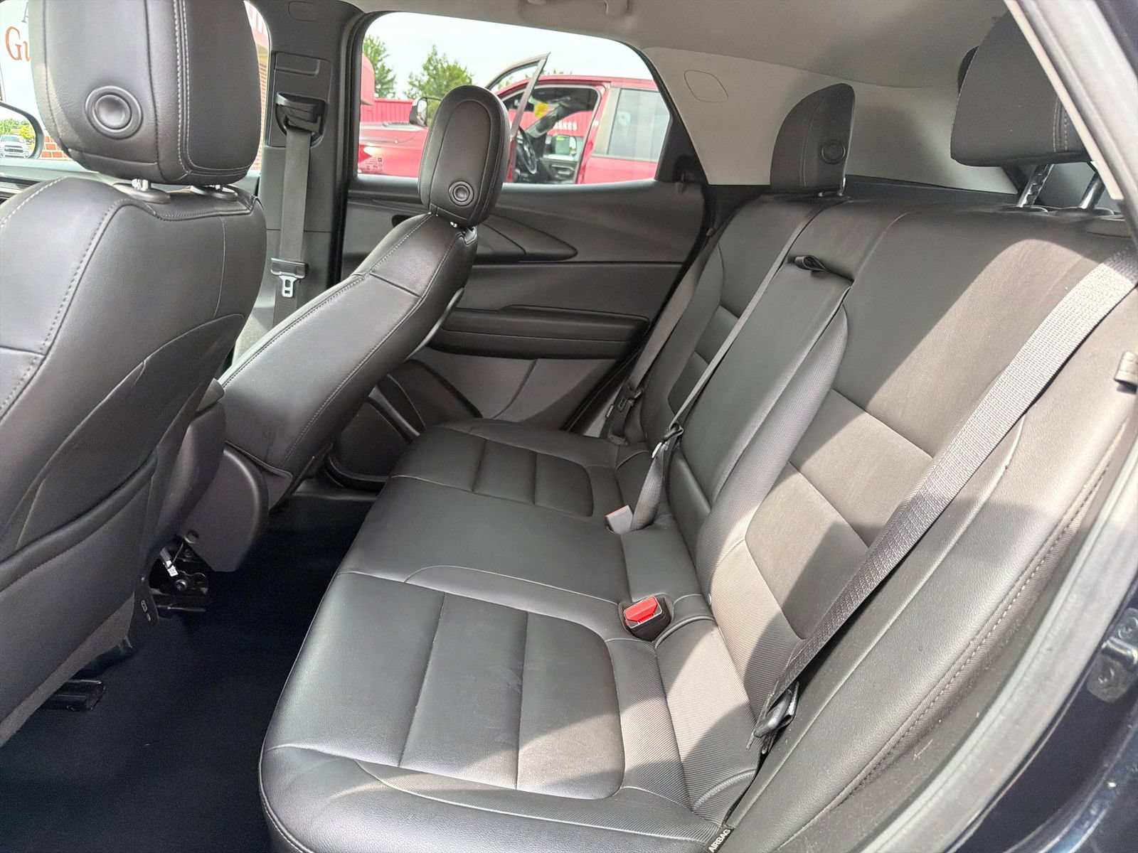 Used 2021 Chevrolet TrailBlazer LT w/ Premium Seating Package FWD image 27