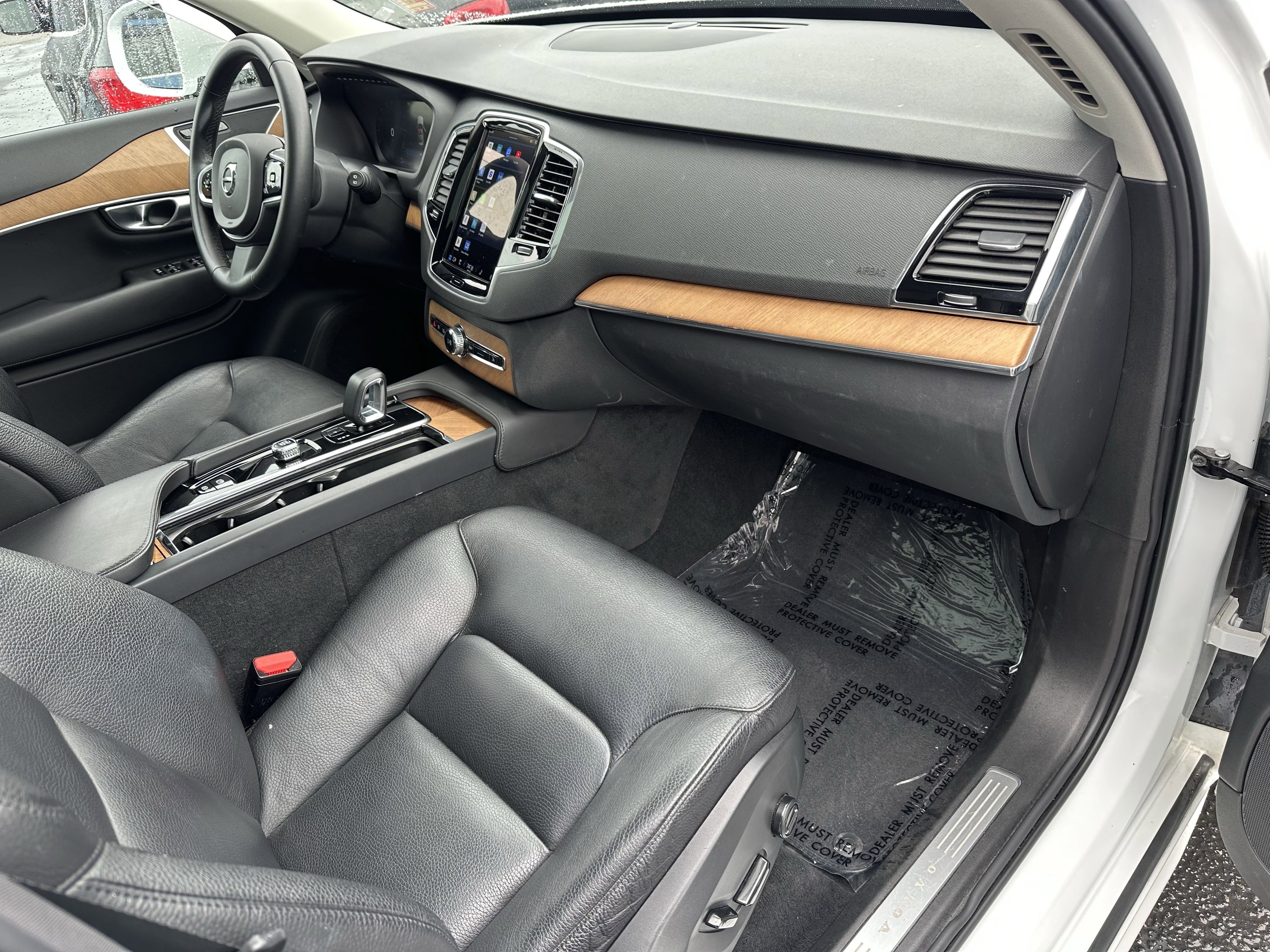 Used 2023 Volvo XC90 B5 Plus image 10