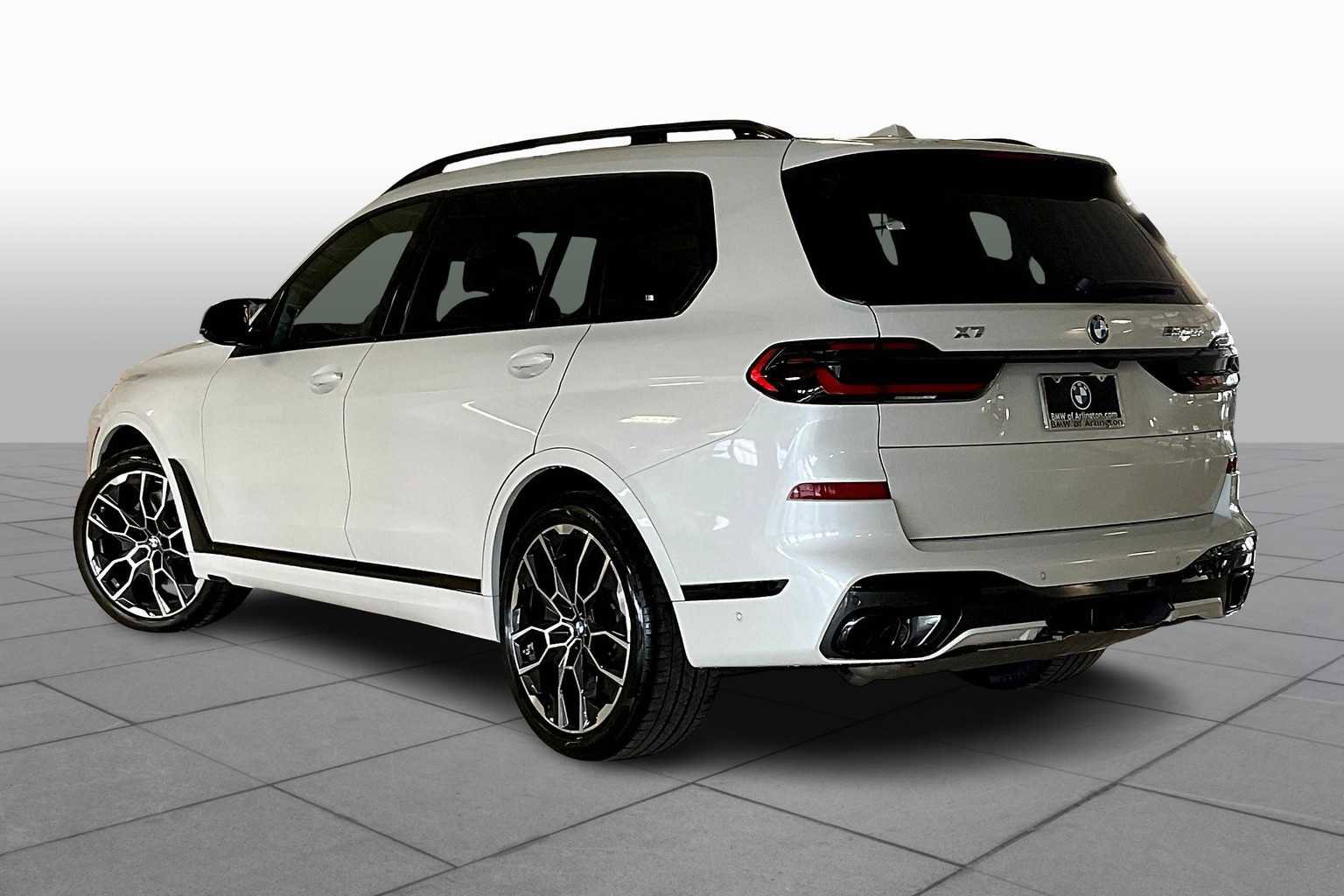 New 2026 BMW X7 M60i image 12