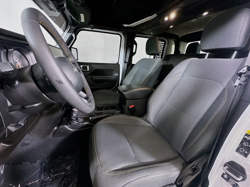 Used 2024 Jeep Gladiator Sport image 15